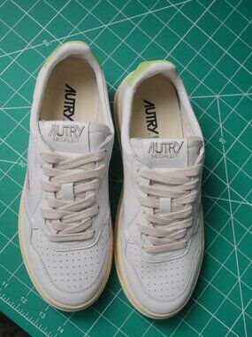 Autry Medalist Low Sneakers White Green EU W38 / US 8 New With Box